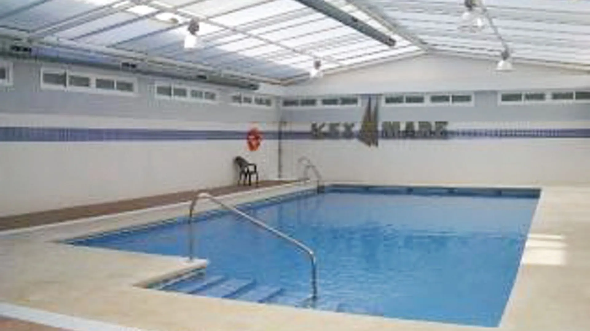Sunny 2-Bedroom Apartment With Access To Multiple Swimming Pools Only ベラ