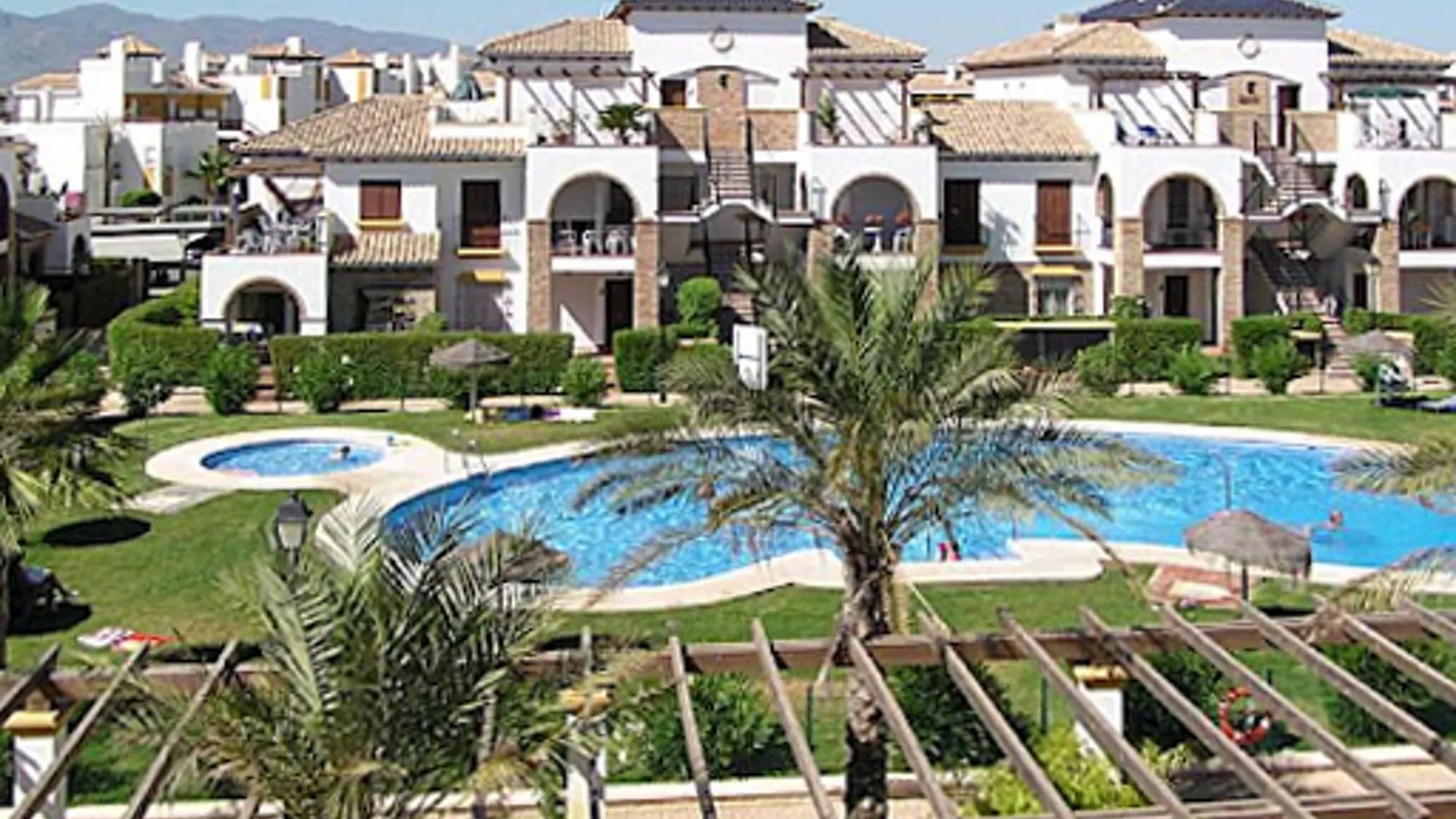 Sunny 2-Bedroom Apartment With Access To Multiple Swimming Pools Only Vera
